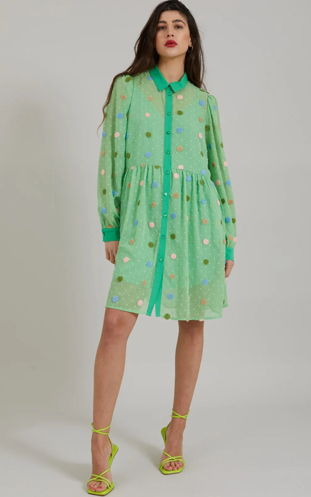 robe de printemps verte avec col chemisier