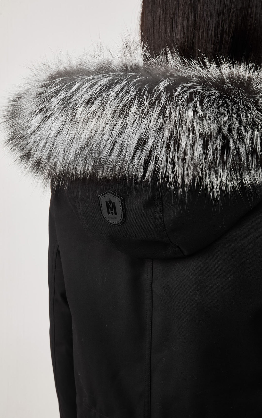 manteau Parka doublé de lapin et col en renard argente. 