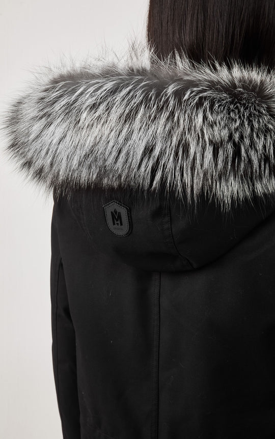 manteau Parka doublé de lapin et col en renard argente. 