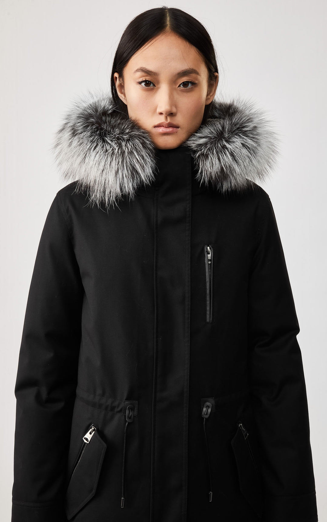 manteau Parka doublé de lapin et col en renard argente. 