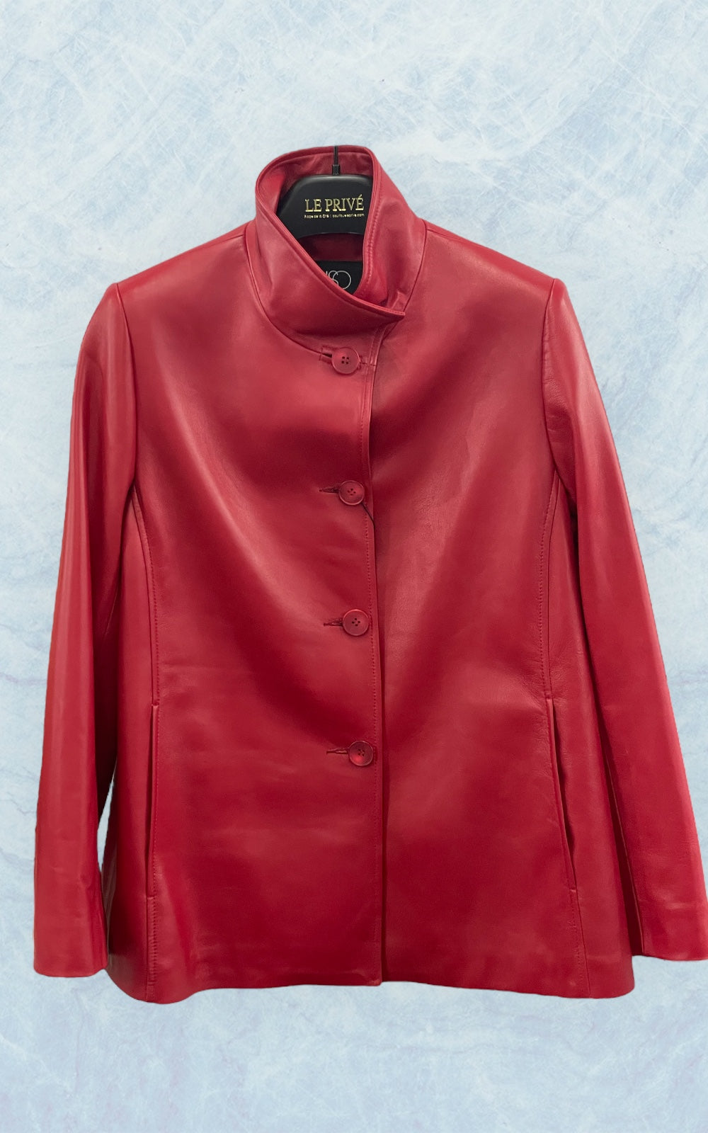 manteau en cuir rouge